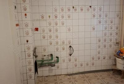Apartament cu 3 camere decomandat în 1 Mai - 2