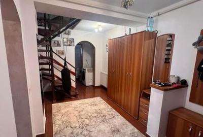 Apartament 4 camere decomandat cu scara interioara, Zona Sar - 18