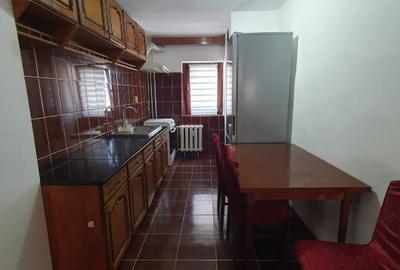Persoana fizică vând apartament cu 4 camere str Ion Meșter nr.4 - 7