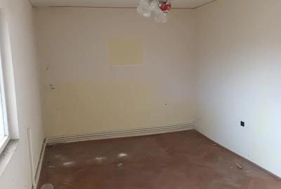 Apartament cu 4 camere decomandat în Central - 4