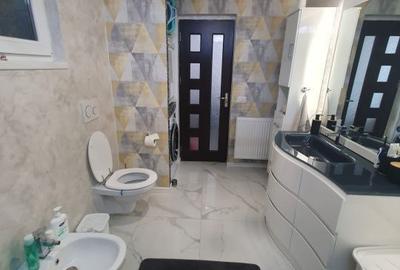 Casă cu 3 camere cu Teren 280 Mp în Central - 9