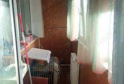 2 semidecomandate,Micro 16 - 3