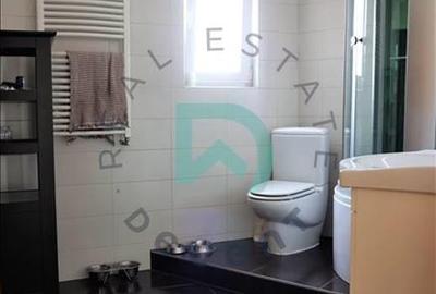 Casă cu 5 camere cu Canalizare în Noua - 12