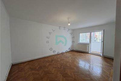 Apartament cu 3 camere decomandat în Astra - 8