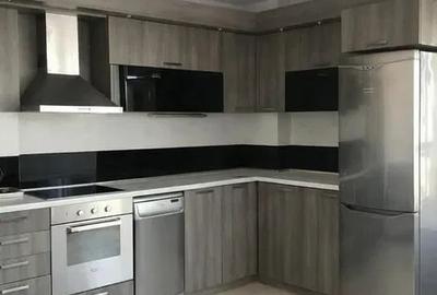 Garsonieră decomandată în Apărătorii Patriei