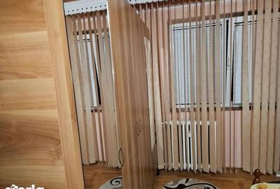 Apartament cu 3 camere în Podu Roș - 1