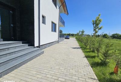 Spațiu comercial, de 280 mp, în Valea - 14