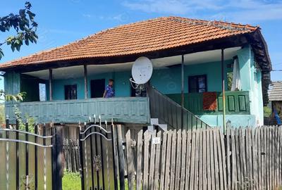 Casa de vanzare cu teren - 1
