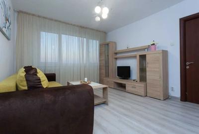 Apartament cu 3 camere semidecomandat, mobilat în Ștefan cel Mare
