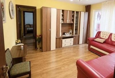 Apartament cu 3 camere semidecomandat în Gării
