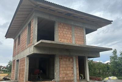 Casă cu 4 camere în Remetea - 1