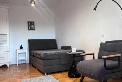 Apartament cu 3 camere decomandat, mobilat în Central