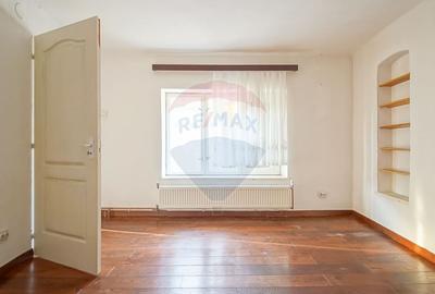 Casă cu 6 camere cu Teren 2134 Mp în Cincu - 13