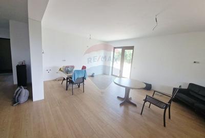 Oaza de liniste: casa cu livada si teren generos - Girov - 25