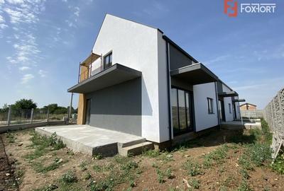 Casă cu 4 camere cu Teren 200 Mp în Sânandrei