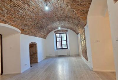 Spațiu comercial, de 74 mp, în Central - 1