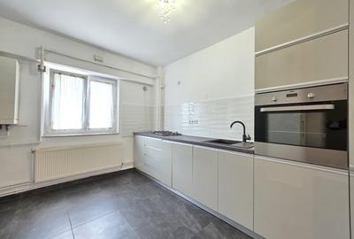 Apartament cu trei camere 80mp, Central - 12