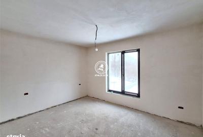 Casă cu 5 camere cu Canalizare în Popricani - 1