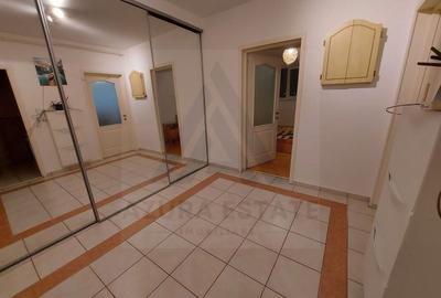 Apartament renovat tip mansarda pivnita si parcare privata in Strand - 7