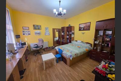 Casă cu 4 camere cu Canalizare în Roman - 3