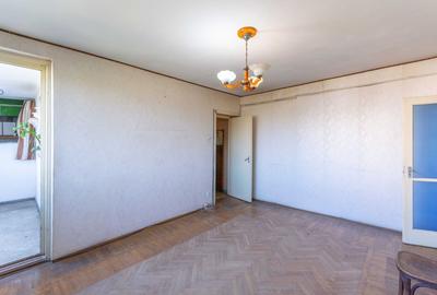 Apartament cu 3 camere decomandat în Baba Novac