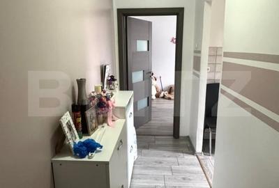 Apartament de vanzare, cu 3 camere decomandat, 65 mp, zona Astra - 3