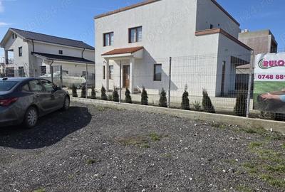 Casă cu Teren 500 Mp în Central - 2