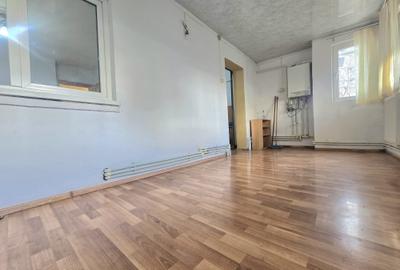 Apartament cu 2 camere decomandat în Calarași 4 - 8