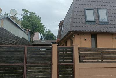 Casă cu 4 camere cu Teren 215 Mp în Central - 2