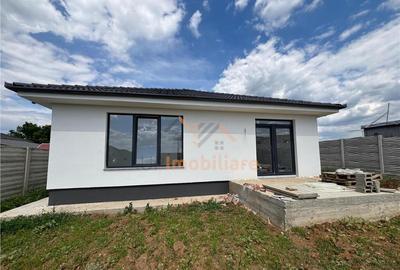 Casă cu 3 camere cu Teren 472 Mp în Oncea