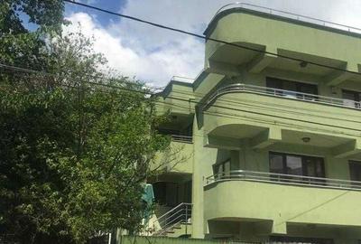 Casă cu 4 camere în Central - 3