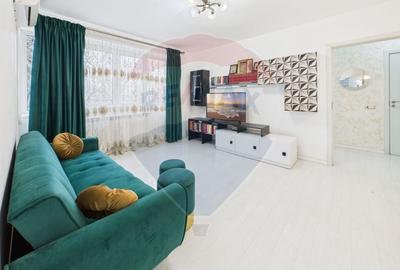 Apartament cu 3 camere semidecomandat, mobilat în Ștefan cel Mare