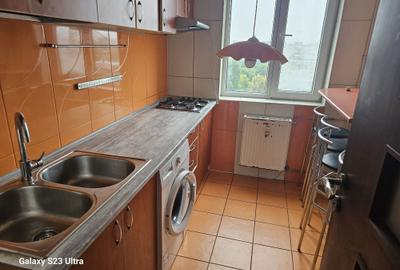Apartament cu 3 camere semidecomandat în Valea Ialomiței - 1