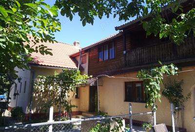 Casă cu 6 camere cu Teren 500 Mp în Moșnița Veche - 2