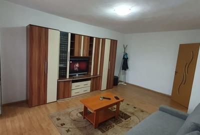 Garsonieră decomandată în Tei