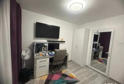 Proprietar-Vand apartament 3 camere decomandat - 2