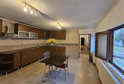 Casă în Roșu - 13