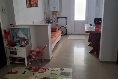 Apartament cu 3 camere decomandat în Central - 3