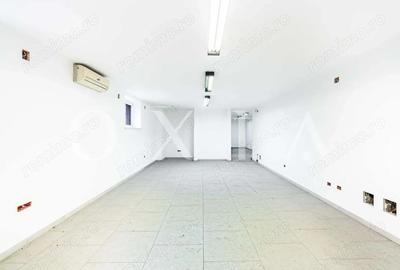 Spațiu comercial, de 90 mp, în Central - 4