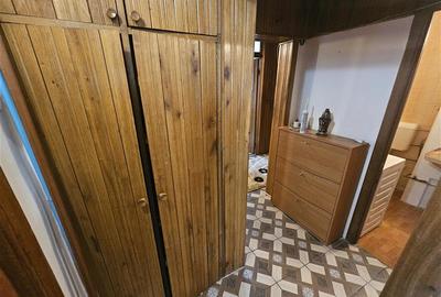 Apartament cu 3 camere decomandat, mobilat în Micro IV - 22