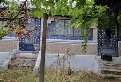 Casă cu 4 camere cu Teren 2700 Mp în Năeni - 5