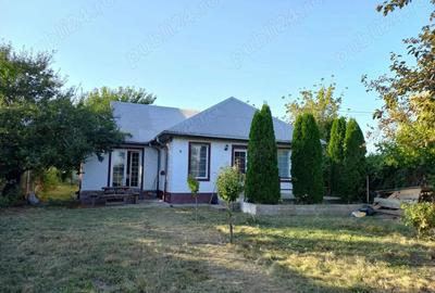 Vand casa 4 camere - 1