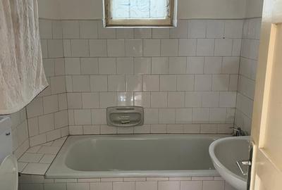 Casă cu 4 camere cu Teren 200 Mp în Barițiu - 1