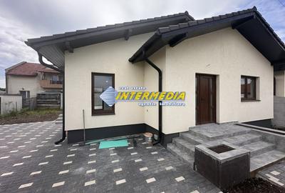 Casă individuală cu 3 camere cu Teren 330 Mp în Micești - 1