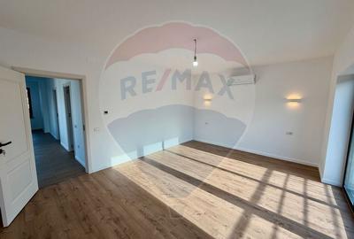 Casă cu 4 camere cu Canalizare în Nord - 24