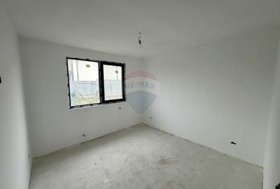 Casă cu 4 camere de vânzare - 9