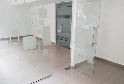 Birou, de 41 mp, în Central - 3