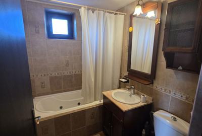 Apartament cu 3 camere decomandat în Hârșova - 2