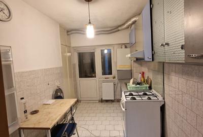 Se vinde apartament decomandat doua camere pret 85000 euro negociabil - 3