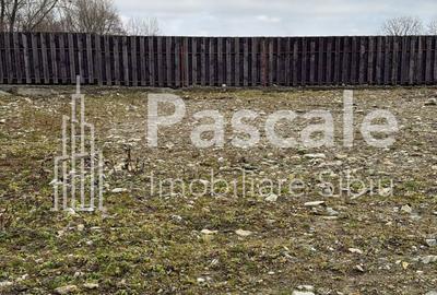 Teren de 1535 mp, în Sadu - 3